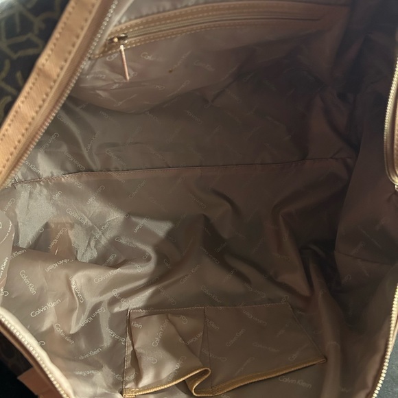 Large Calvin Klein Duffle Bag - Picture 8 of 9